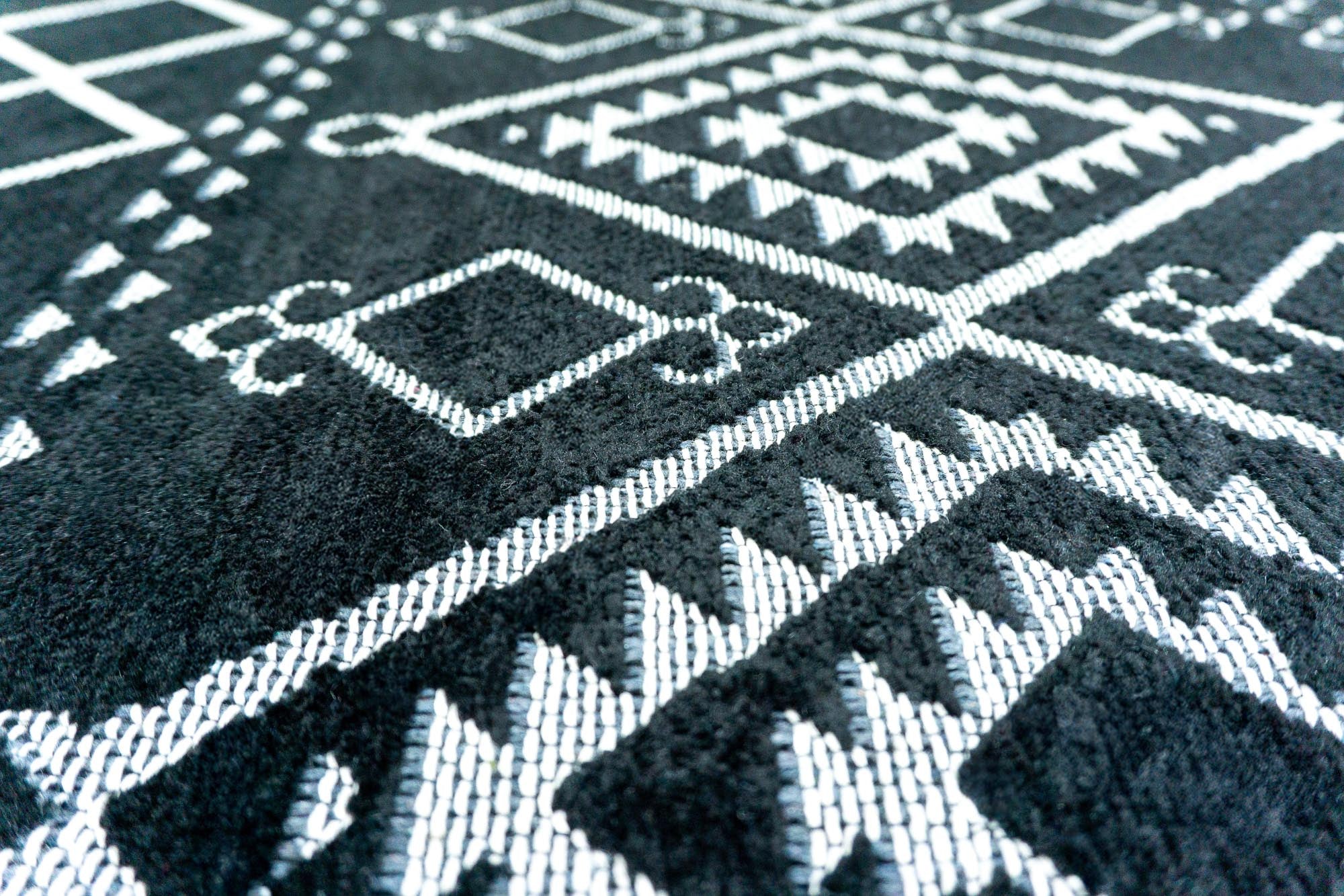 Elya 622 Siyah Makinede Yıkanabilir Kaymaz Taban Kilim Halı