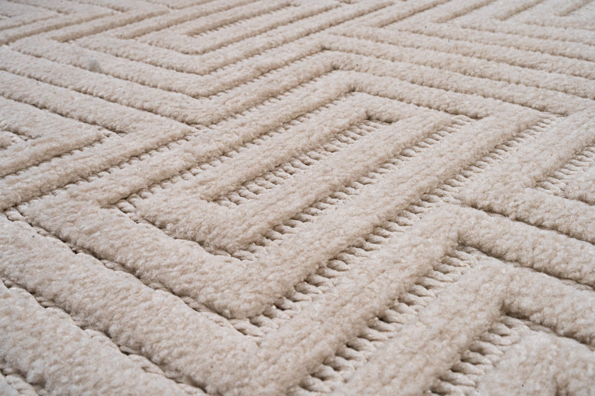 Lizbon 844 Bej Modern Kesme Salon Halısı