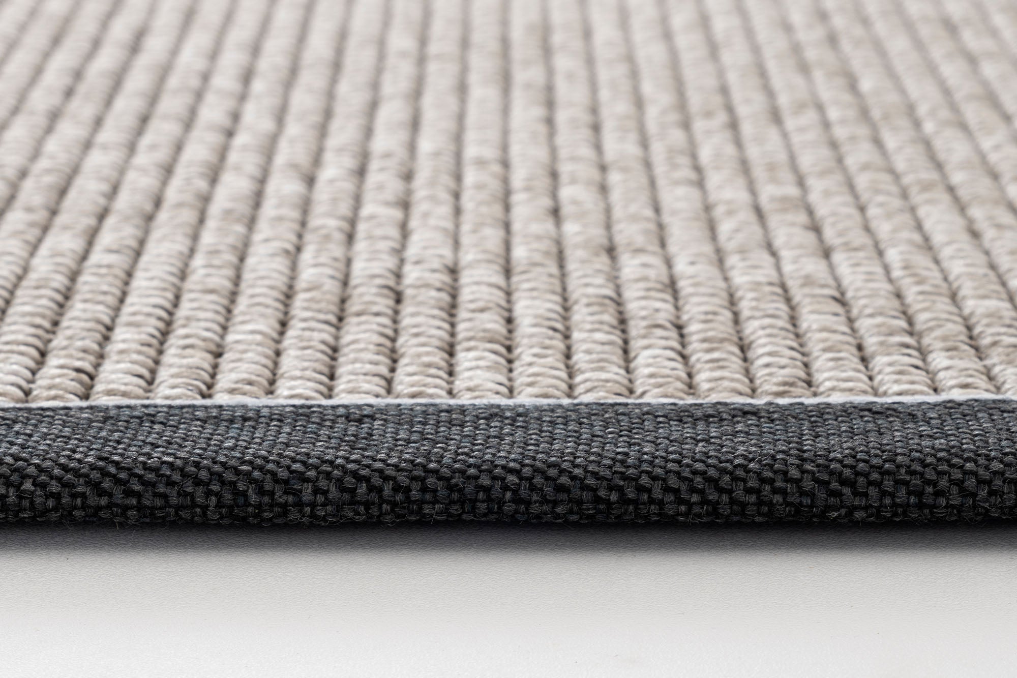 Verona 125 Gri Sisal Halı Siyah Mavi Çift Bordürlü