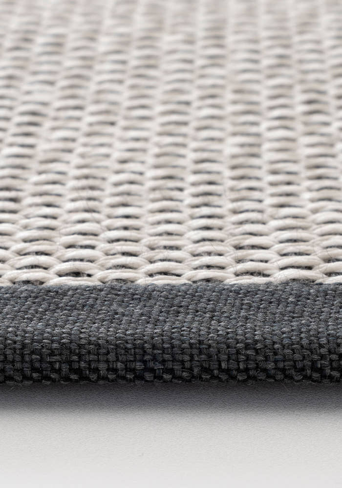 Verona 137 Krem Siyah Sisal Halı Siyah Bordürlü