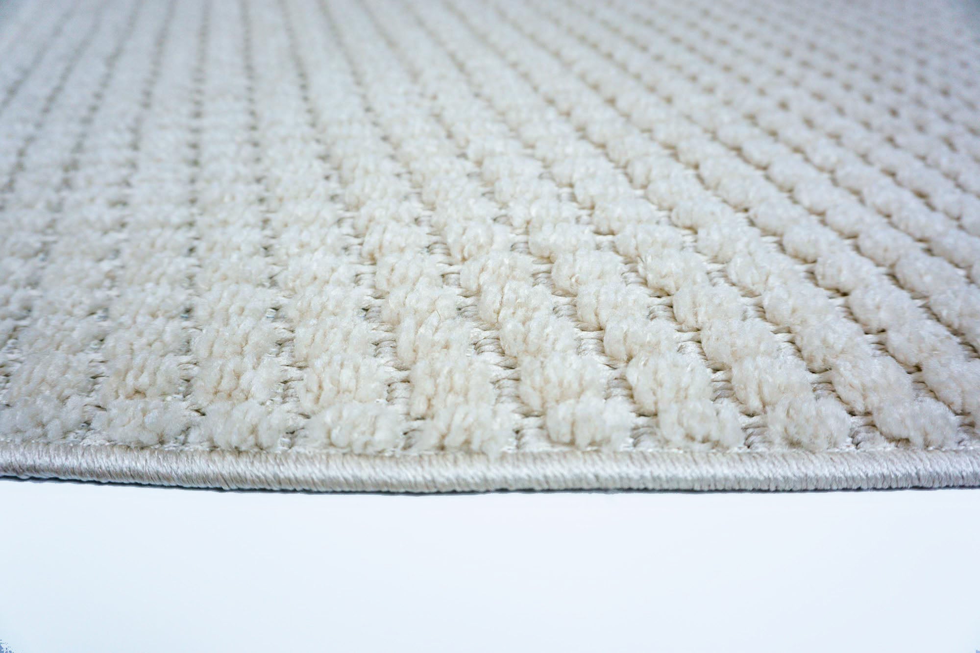 Zena 722 Bej Kaymaz Tabanlı Bohem Şönil Halı