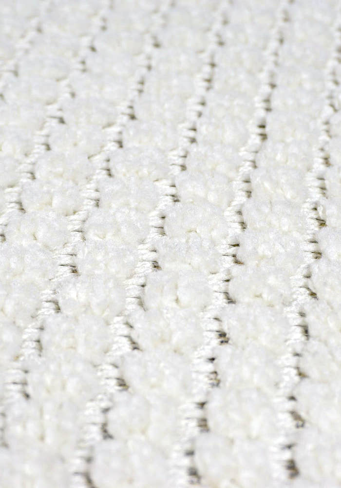 Zena 722 Krem Kaymaz Tabanlı Bohem Şönil Halı