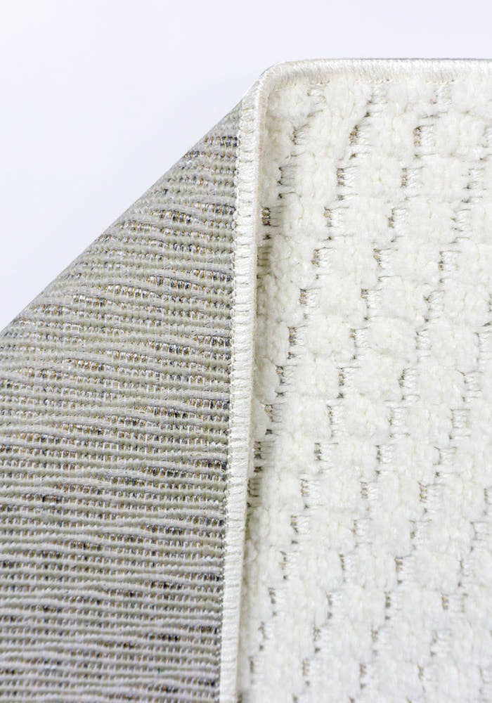 Zena 722 Krem Kaymaz Tabanlı Bohem Şönil Halı