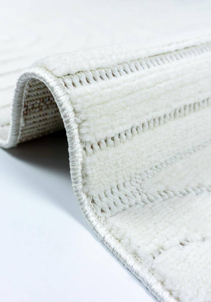 Zena 723 Krem Yumuşak Tuşeli Pamuk Tabanlı Bohem Şönil Halı