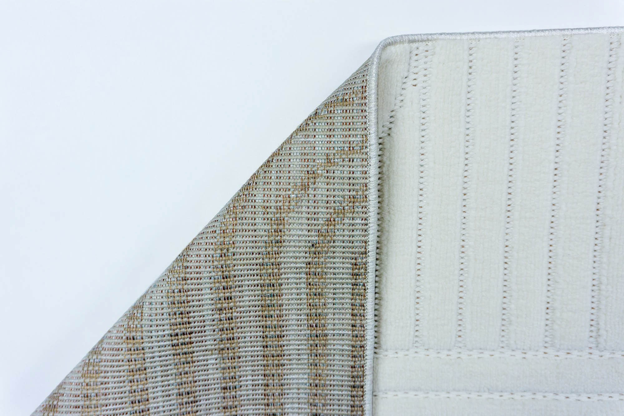 Zena 723 Krem Yumuşak Tuşeli Pamuk Tabanlı Bohem Şönil Halı