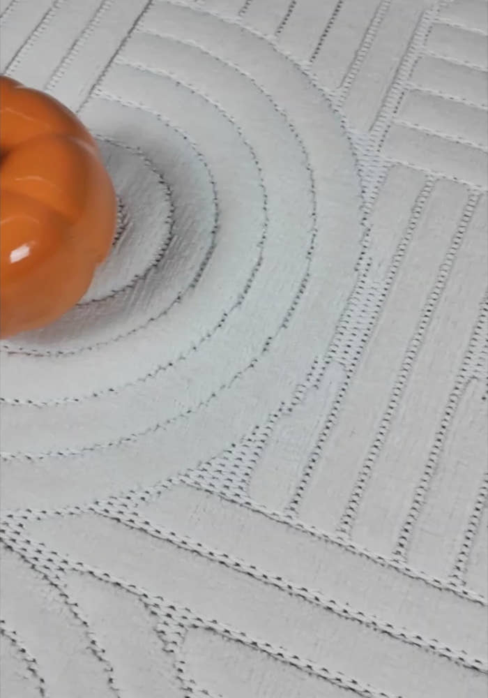 Zena 723 Krem Yumuşak Tuşeli Pamuk Tabanlı Bohem Şönil Halı