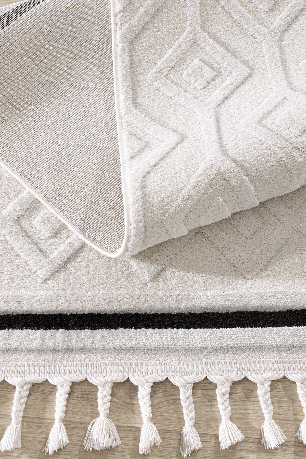 Aspen 156 Krem Siyah Modern Yumuşak Minimalist Halı