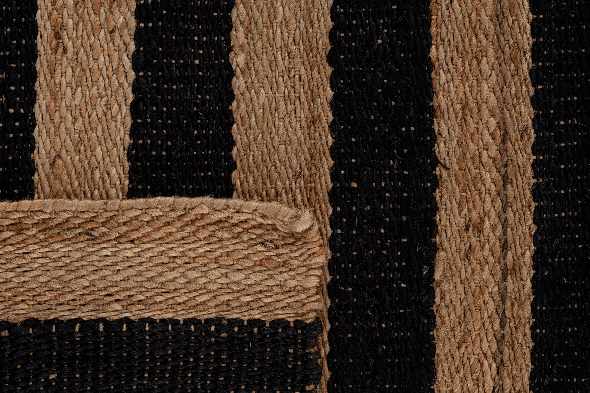 Svara 014 Siyah Natural Jüt El Dokuması Doğal Halı