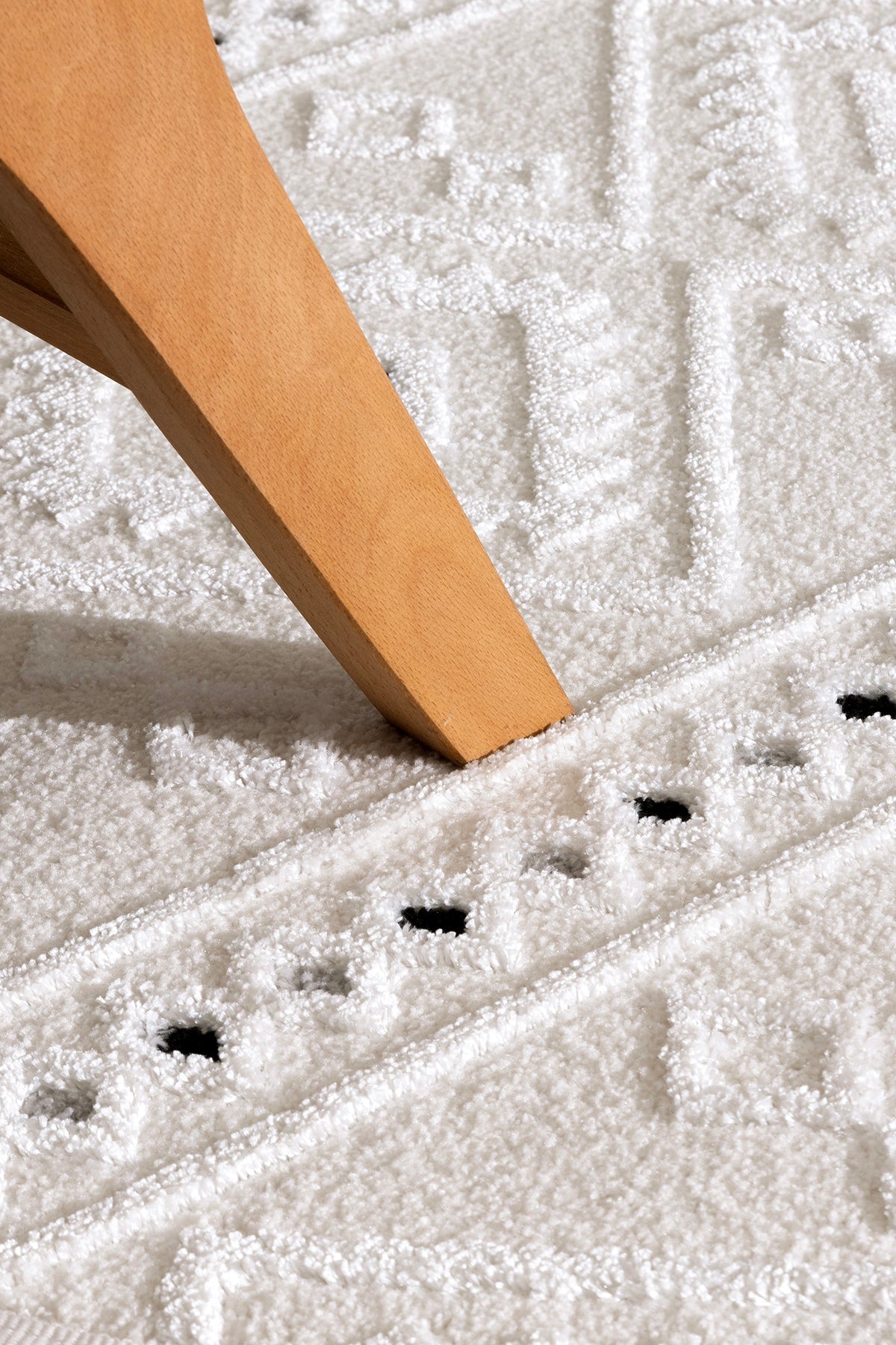 Aspen 153 Krem Siyah Yuvarlak Modern Yumuşak Minimalist Halı