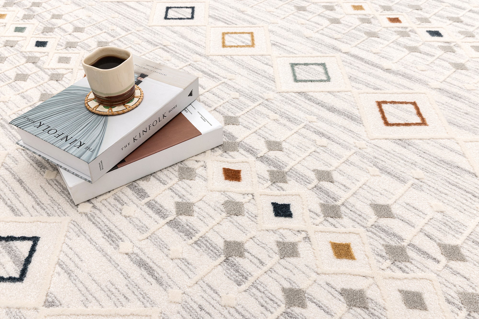 Maya 947 Renkli İskandinav Yumuşak Geometrik Kesme Halı