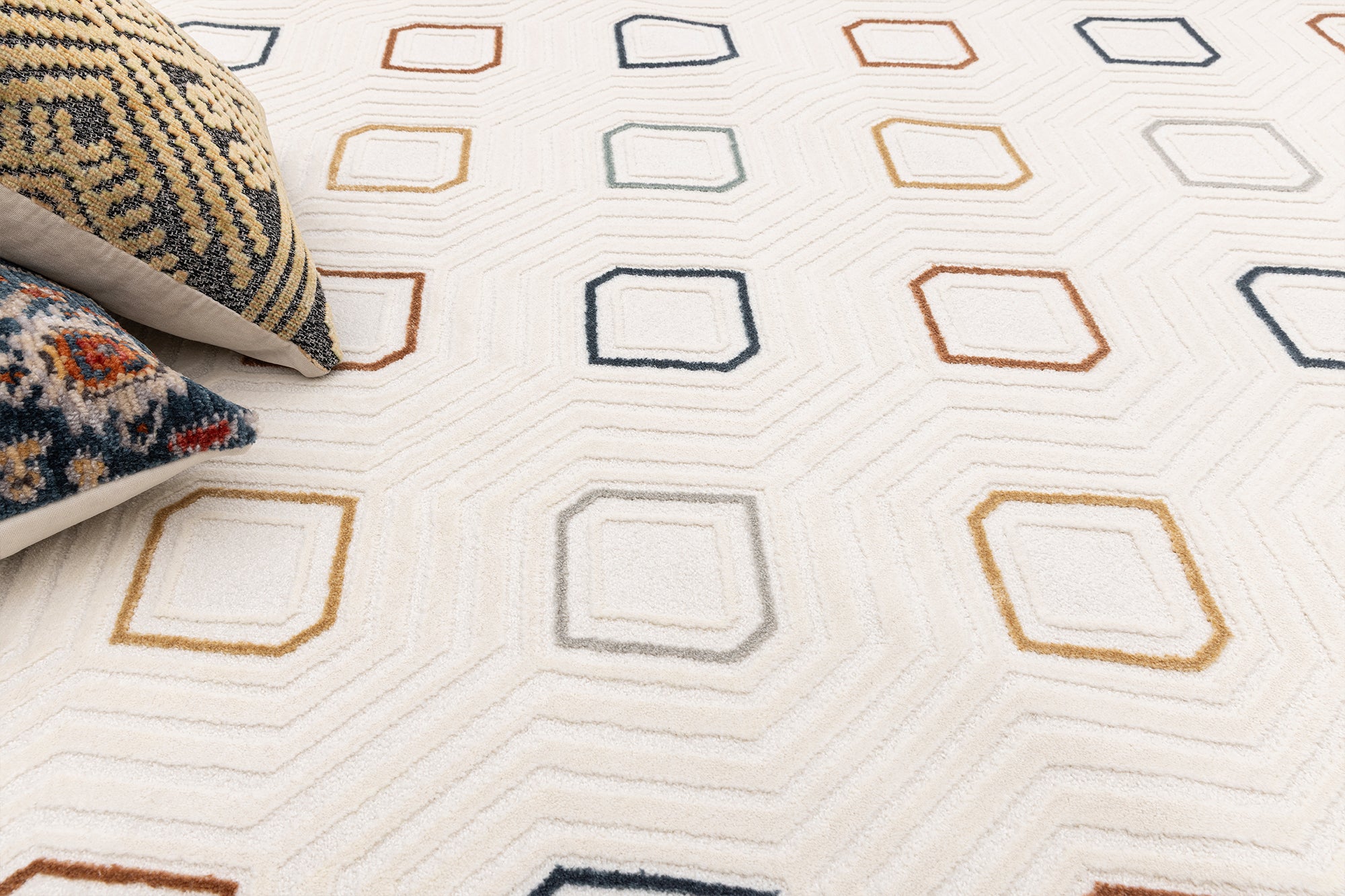 Maya 948 Renkli İskandinav Yumuşak Geometrik Kesme Halı