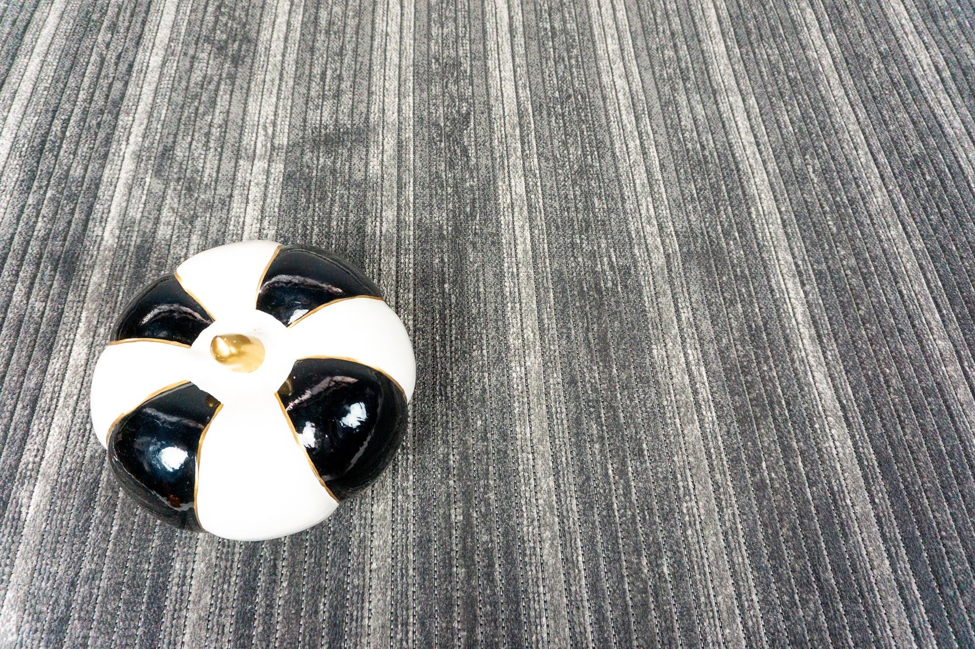 Elya 621 Antrasit Makinede Yıkanabilir Kaymaz Taban Kilim Halı