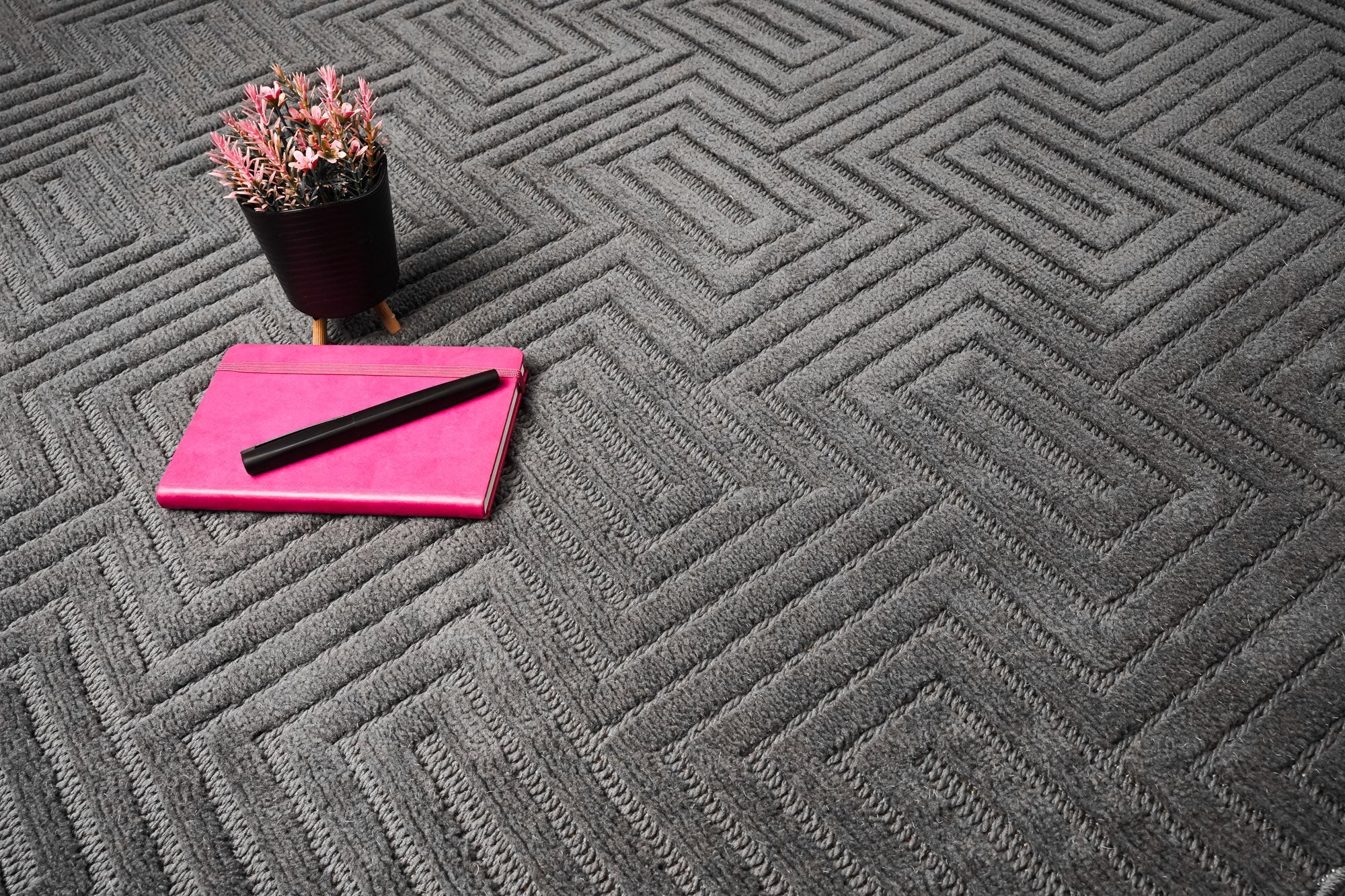 Lizbon 844 Antrasit Modern Kesme Salon Halısı