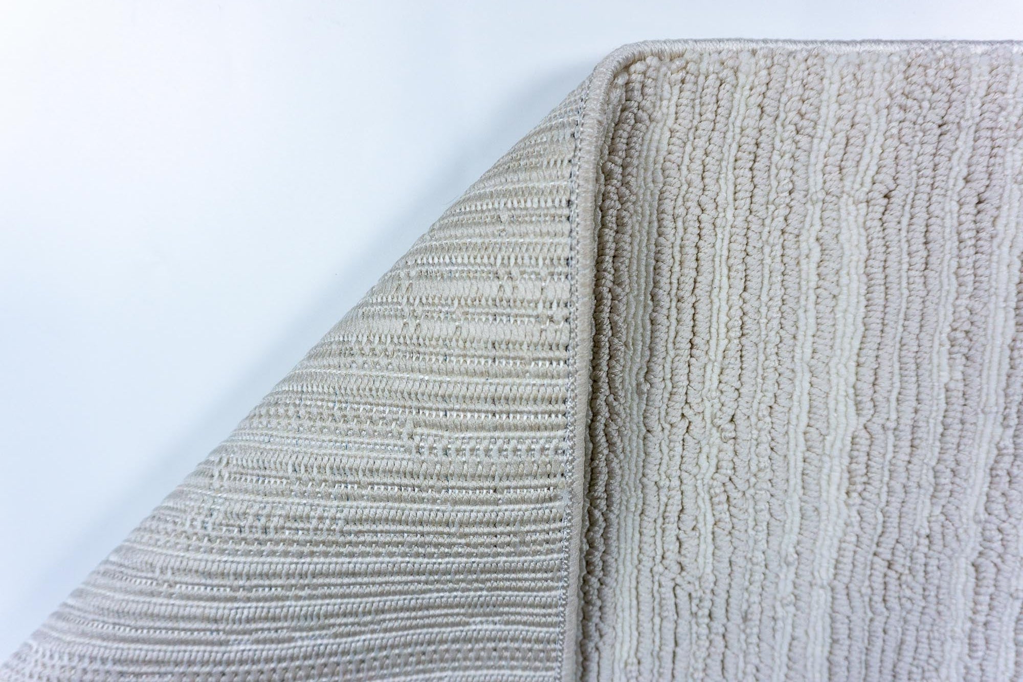 Nova 821 Bej Bukleli Yumuşak Kesme Halı