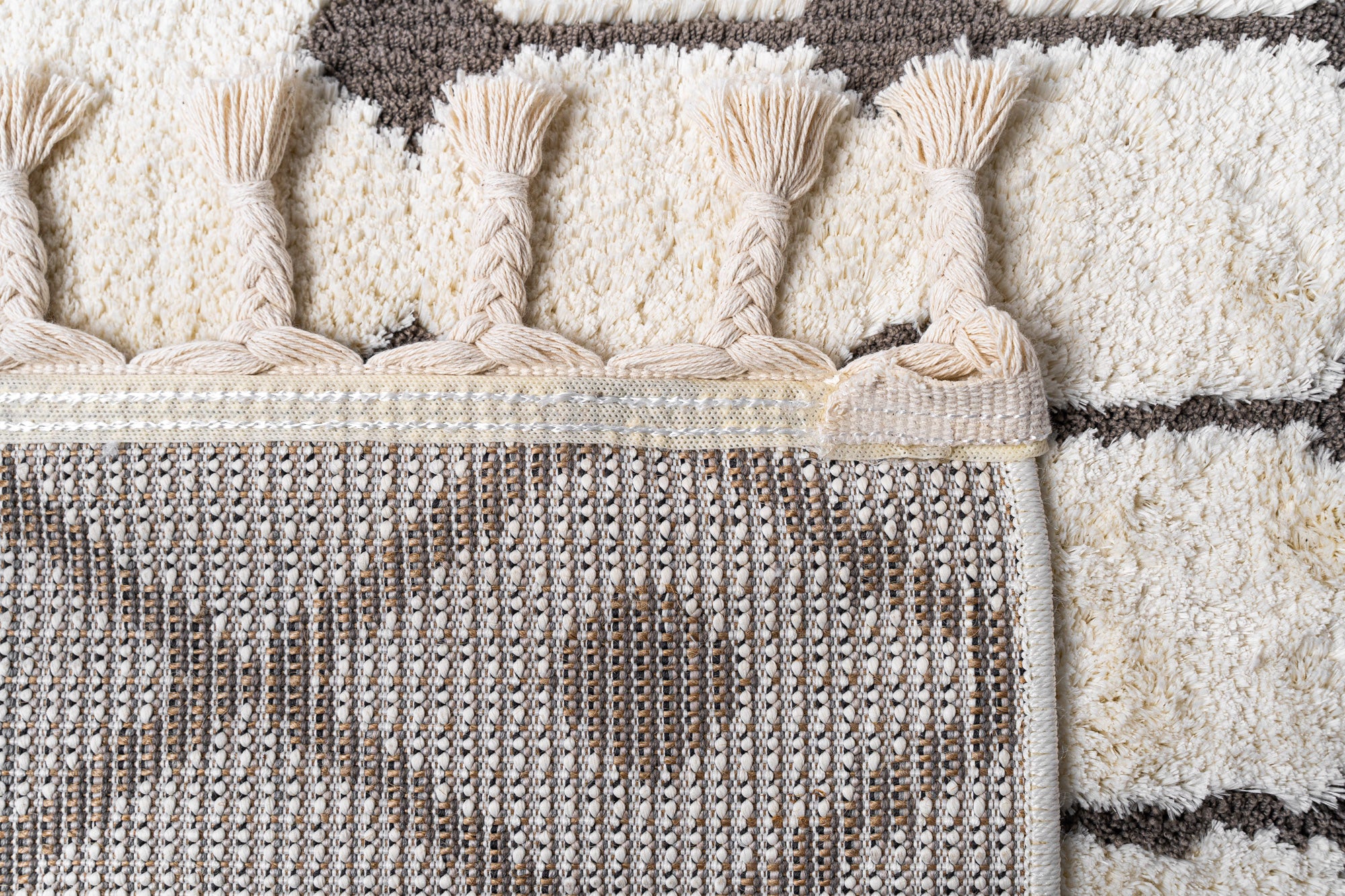 Oslo 535 Krem Bej İskandinav Kesme Salon ve Mutfak Halısı