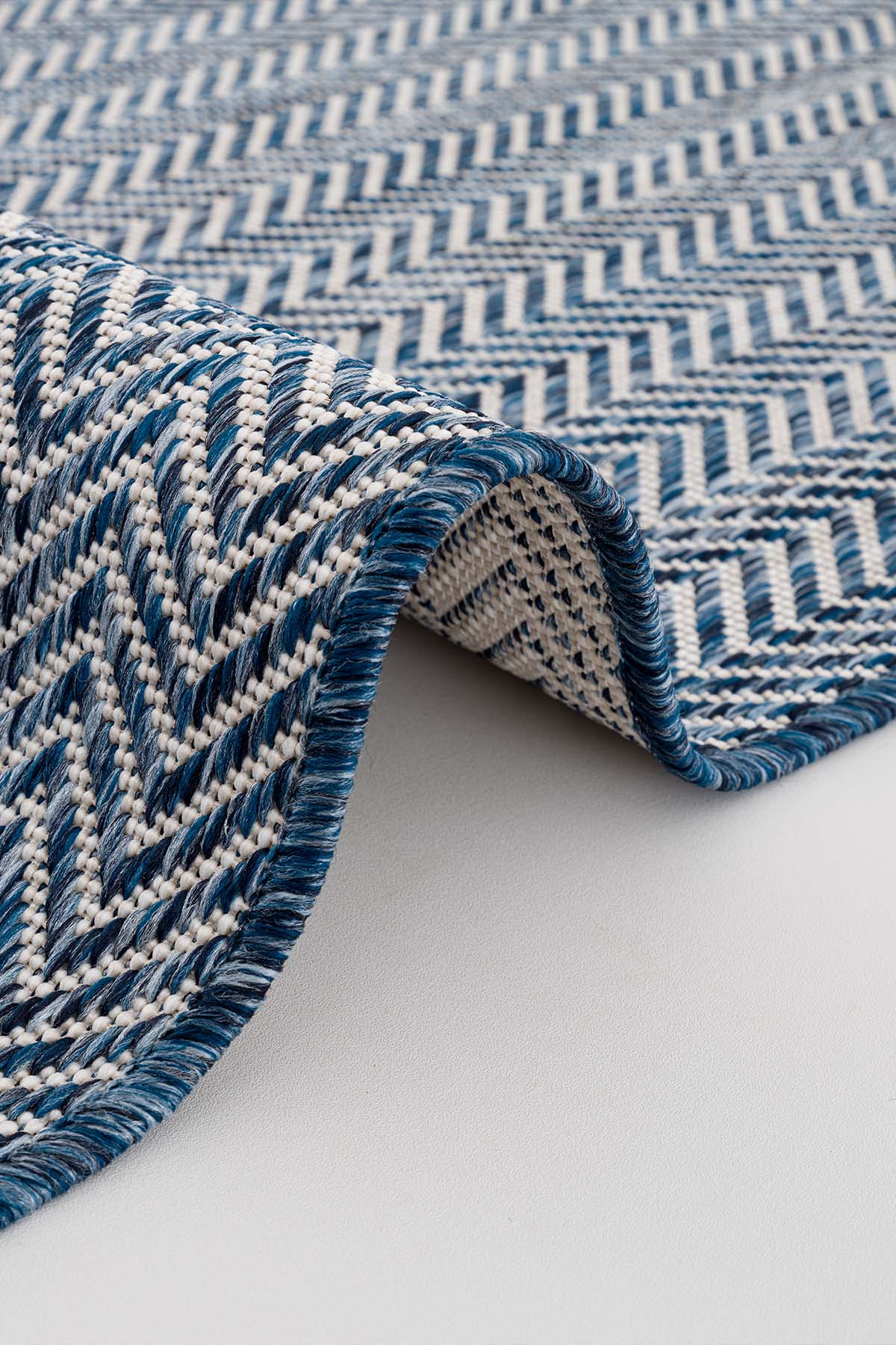 Santorini 122 Ekru Lacivert Hasır Görünümlü Sisal Halı