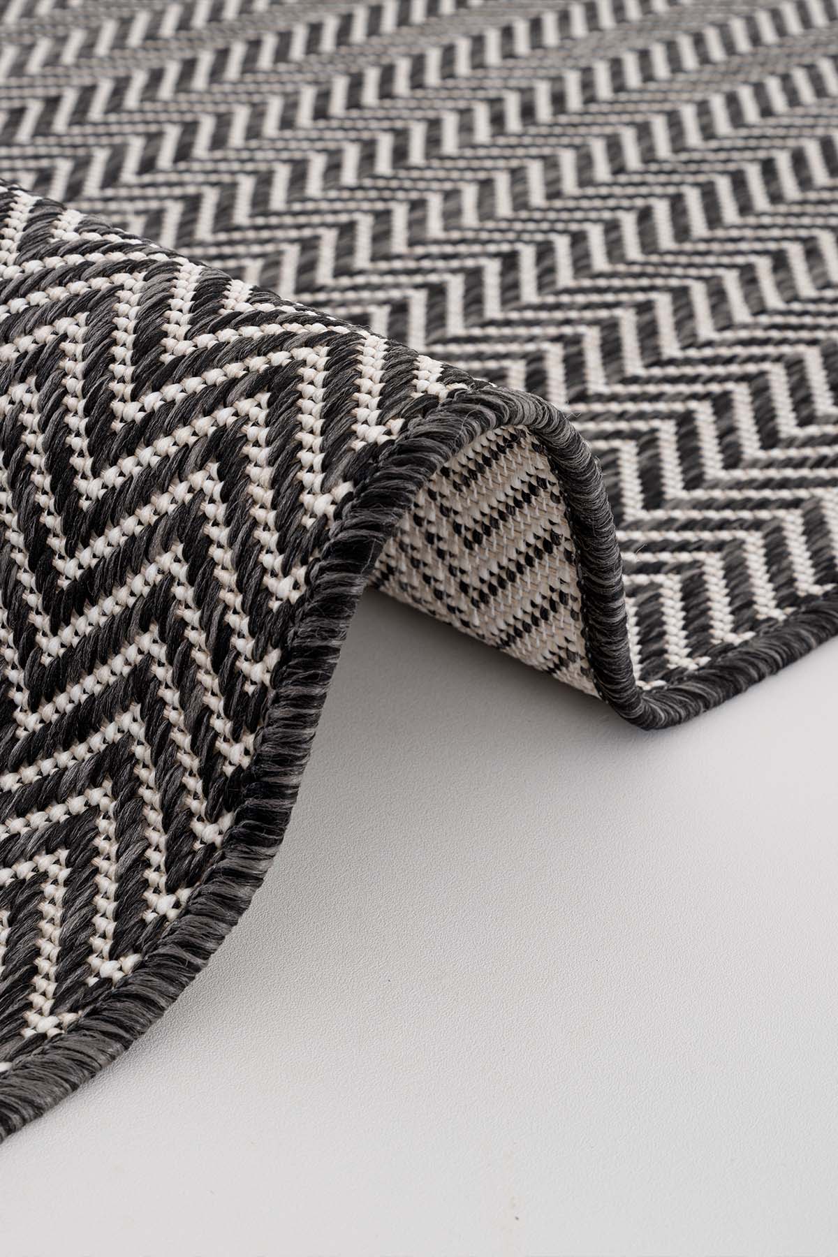 Santorini 122 Ekru Siyah Hasır Görünümlü Sisal Halı