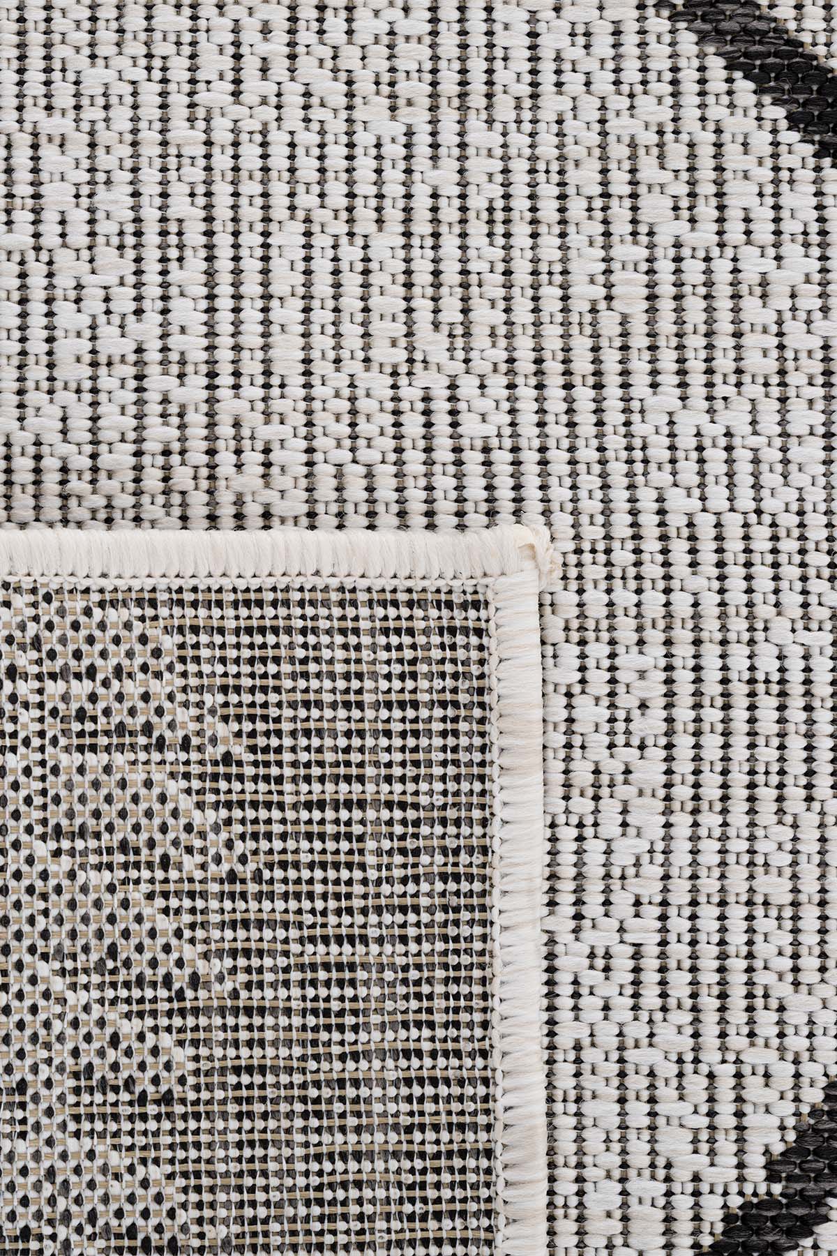 Santorini 123 Ekru Siyah Hasır Görünümlü Sisal Halı