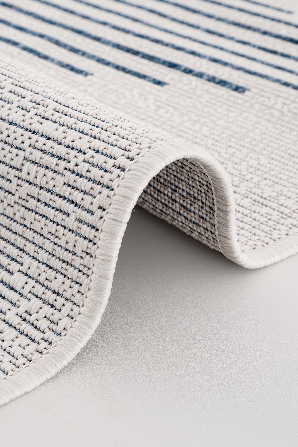 Santorini 124 Ekru Lacivert Hasır Görünümlü Sisal Halı