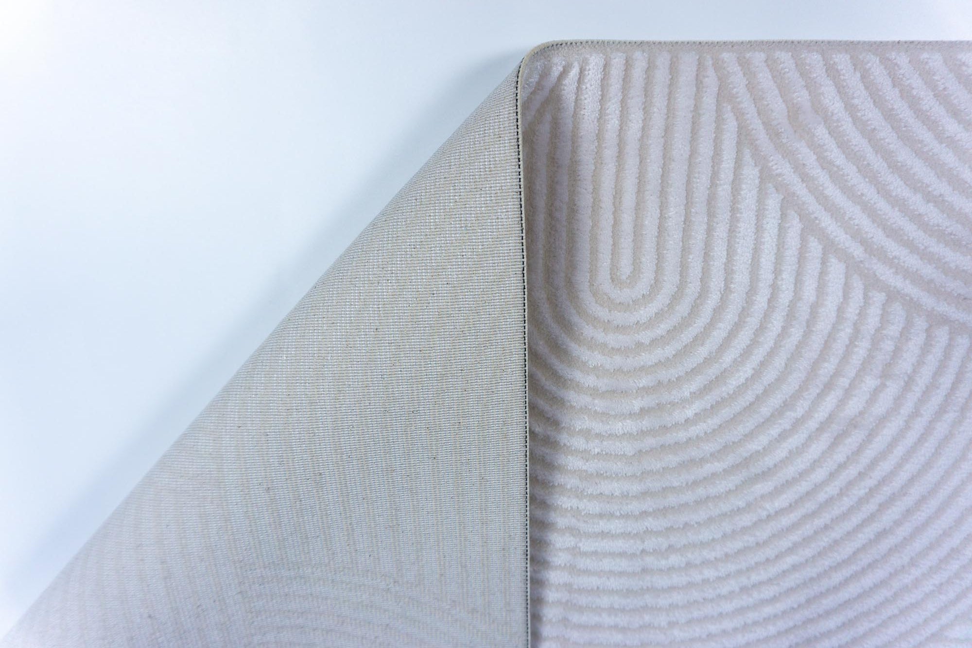 Siena 922 Krem Yumuşak Tuşeli Sık Dokuma Akrilik Halı