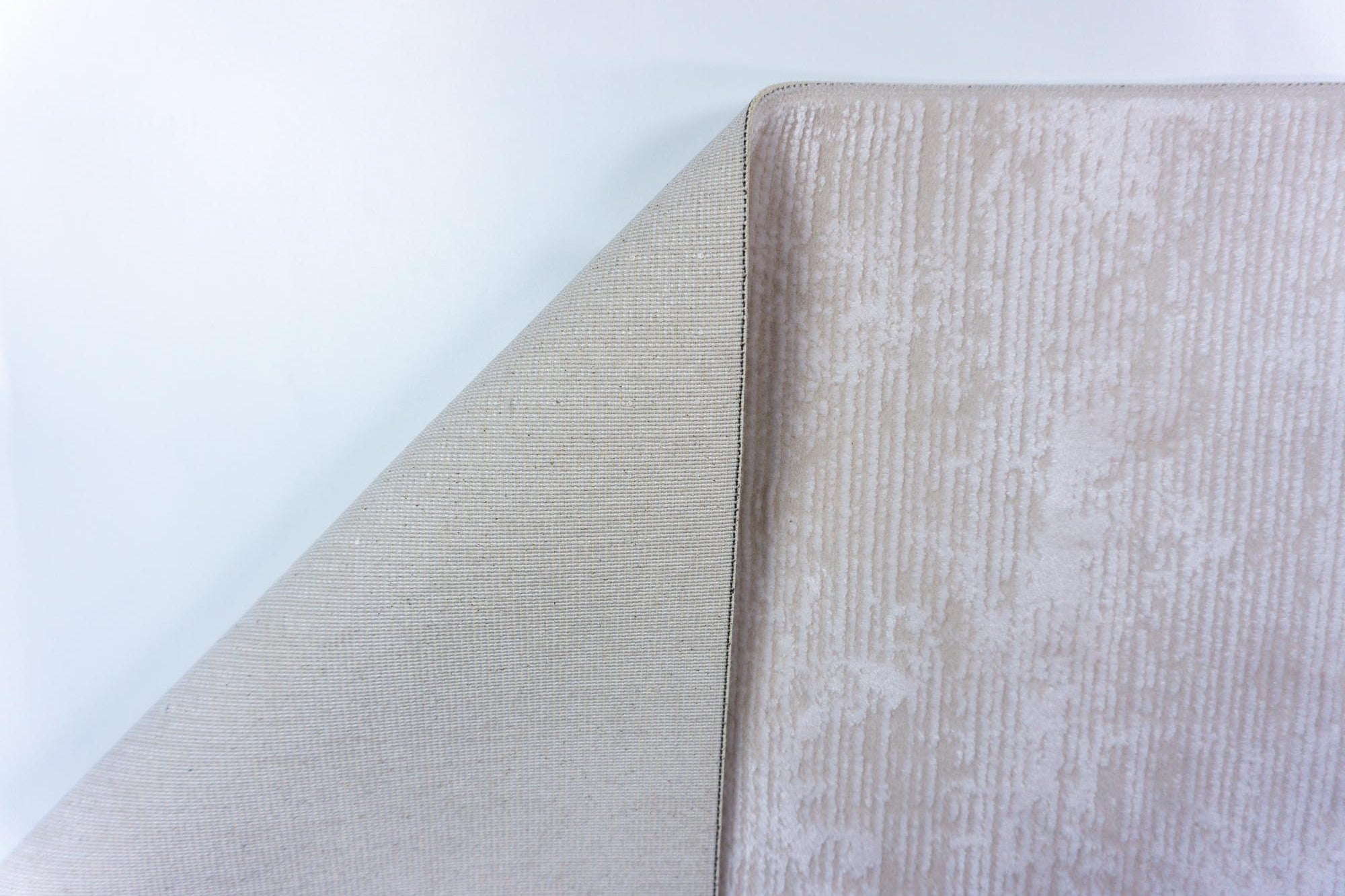 Siena 925 Krem Yumuşak Tuşeli Sık Dokuma Akrilik Halı