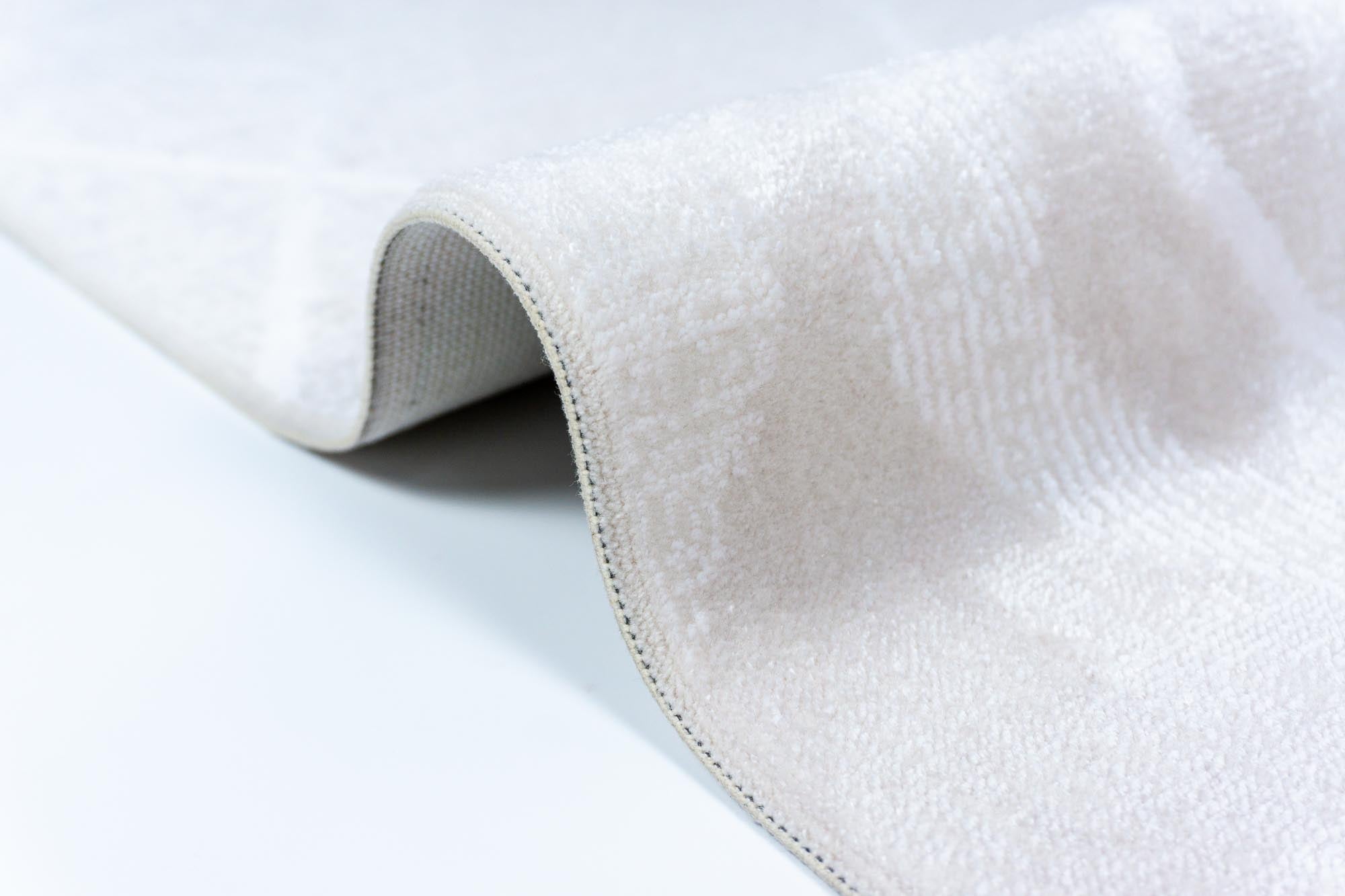 Siena 926 Krem Yumuşak Tuşeli Sık Dokuma Akrilik Halı