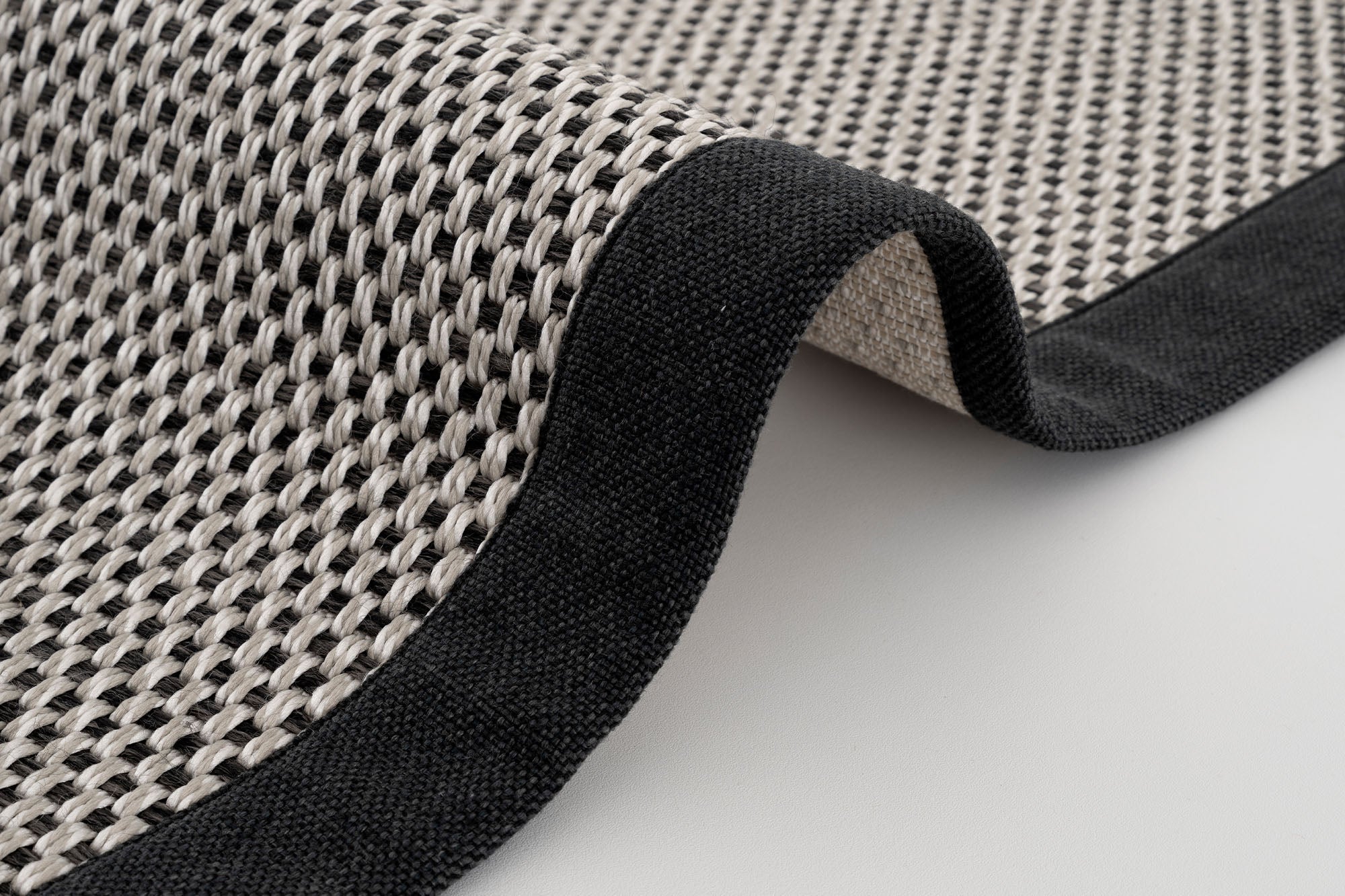 Verona 137 Krem Siyah Sisal Halı Siyah Bordürlü