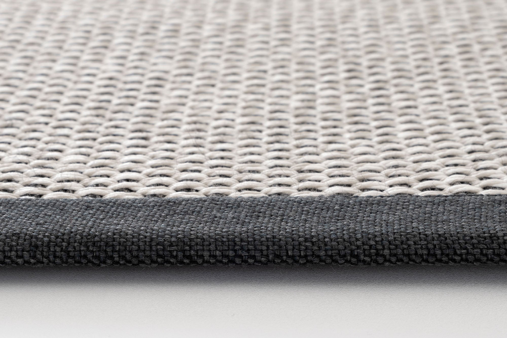 Verona 137 Krem Siyah Sisal Halı Siyah Bordürlü