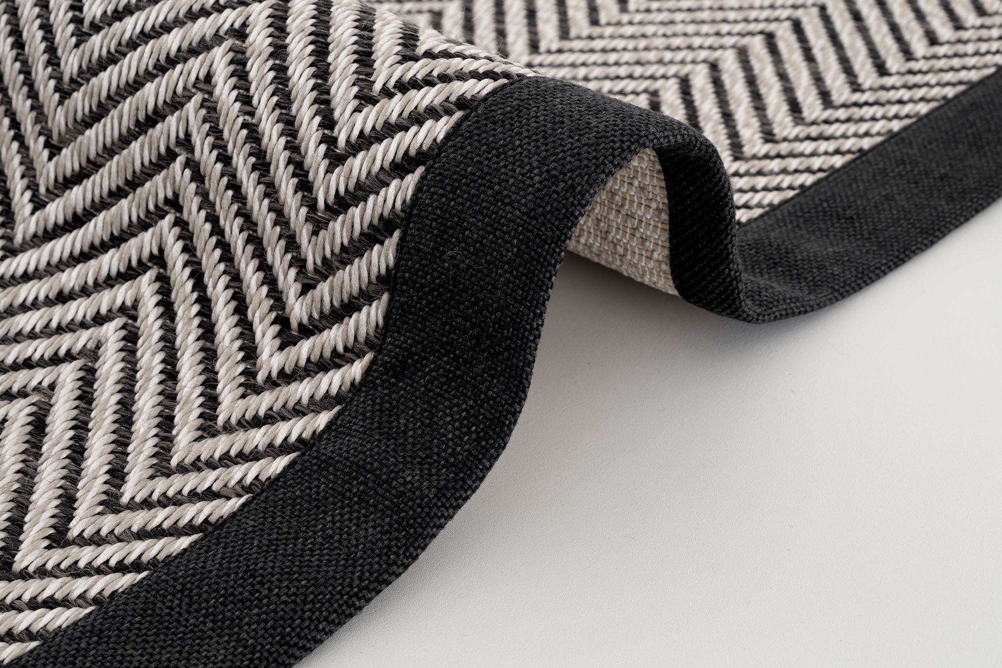 Verona 140 Krem Siyah Sisal Halı Siyah Bordürlü