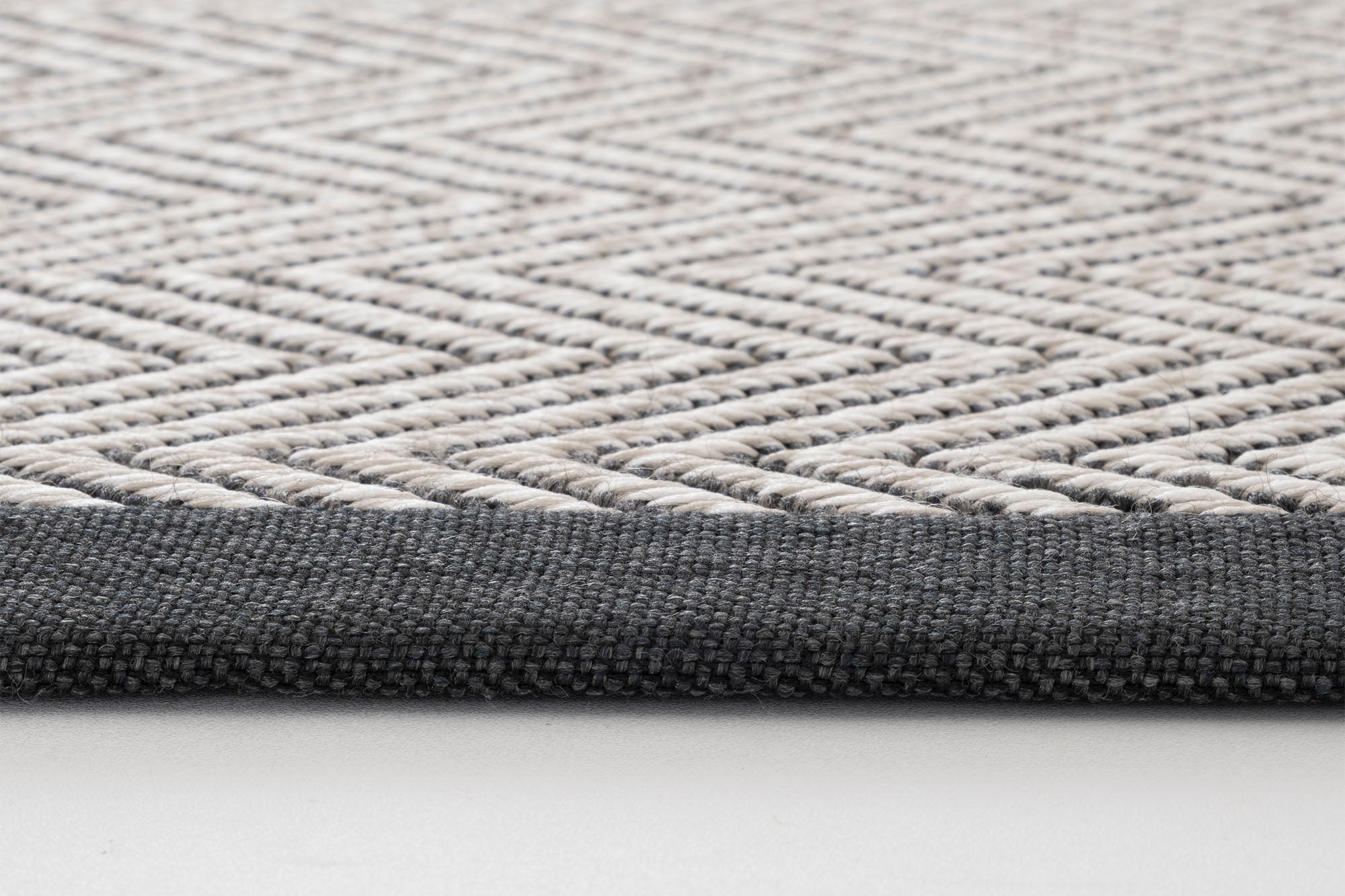 Verona 140 Krem Siyah Sisal Halı Siyah Bordürlü