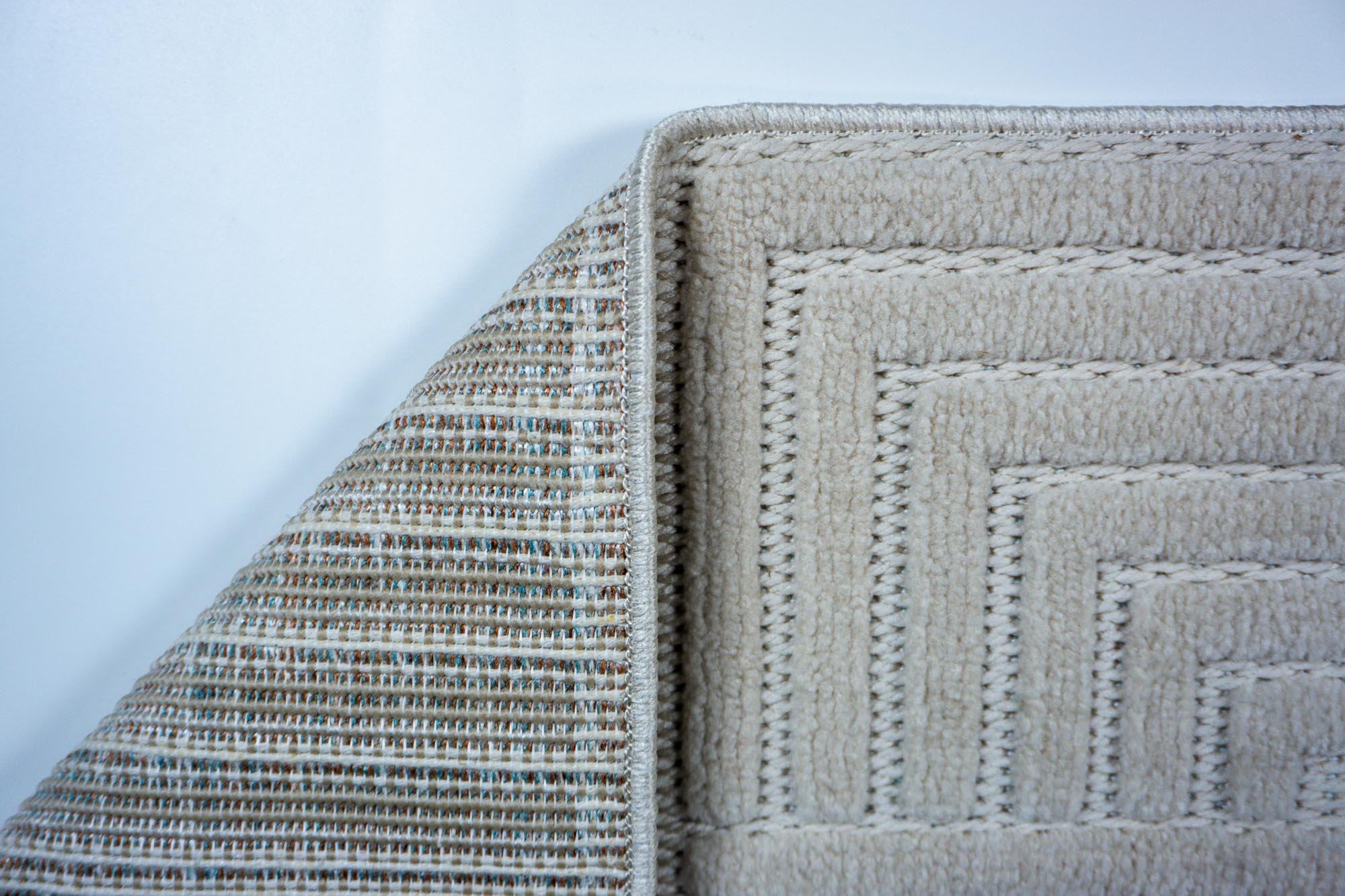 Zena 721 Bej Yumuşak Tuşeli Kaymaz Tabanlı Bohem Şönil Halı