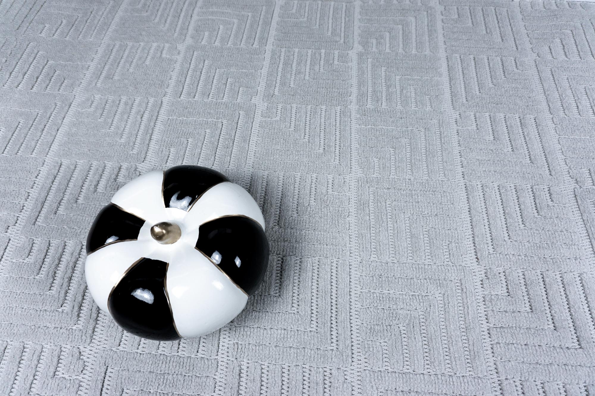 Zena 721 Gri Yumuşak Tuşeli Kaymaz Tabanlı Bohem Şönil Halı