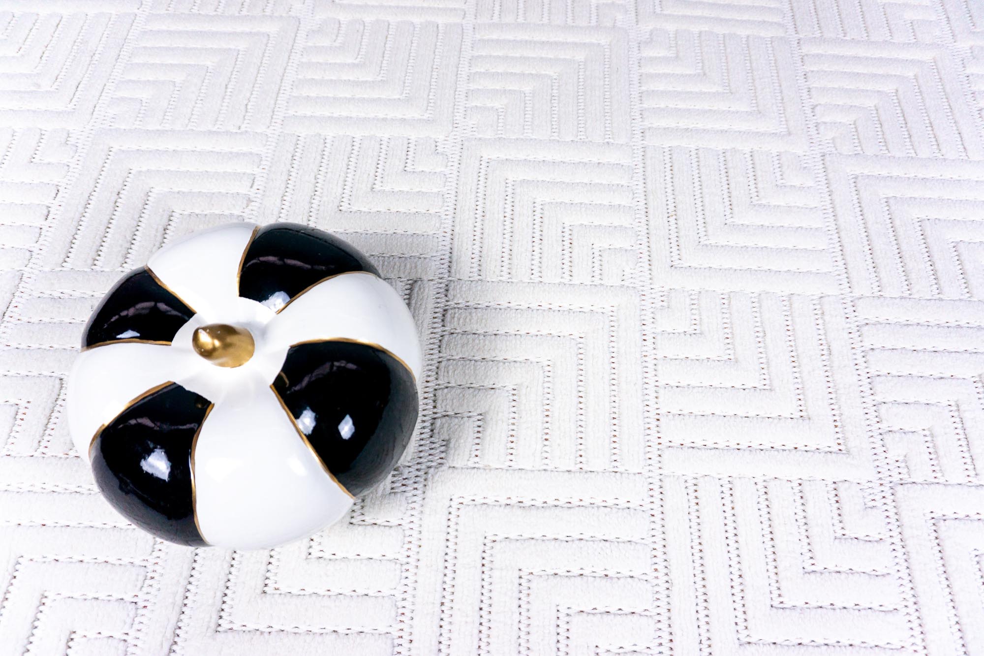 Zena 721 Krem Yumuşak Tuşeli Kaymaz Tabanlı Bohem Şönil Halı