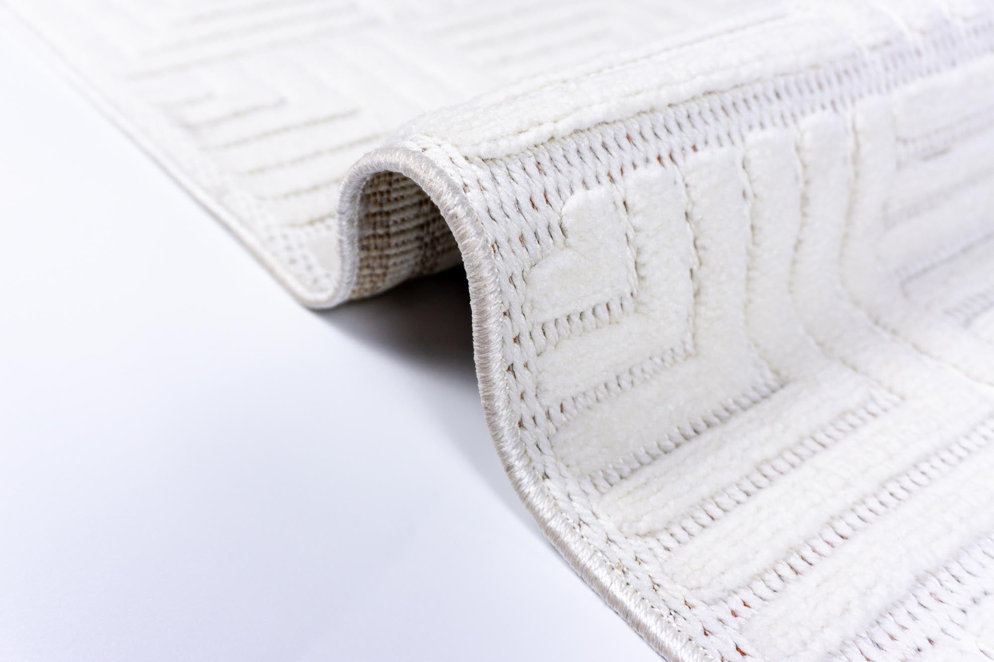 Zena 721 Krem Yumuşak Tuşeli Kaymaz Tabanlı Bohem Şönil Halı