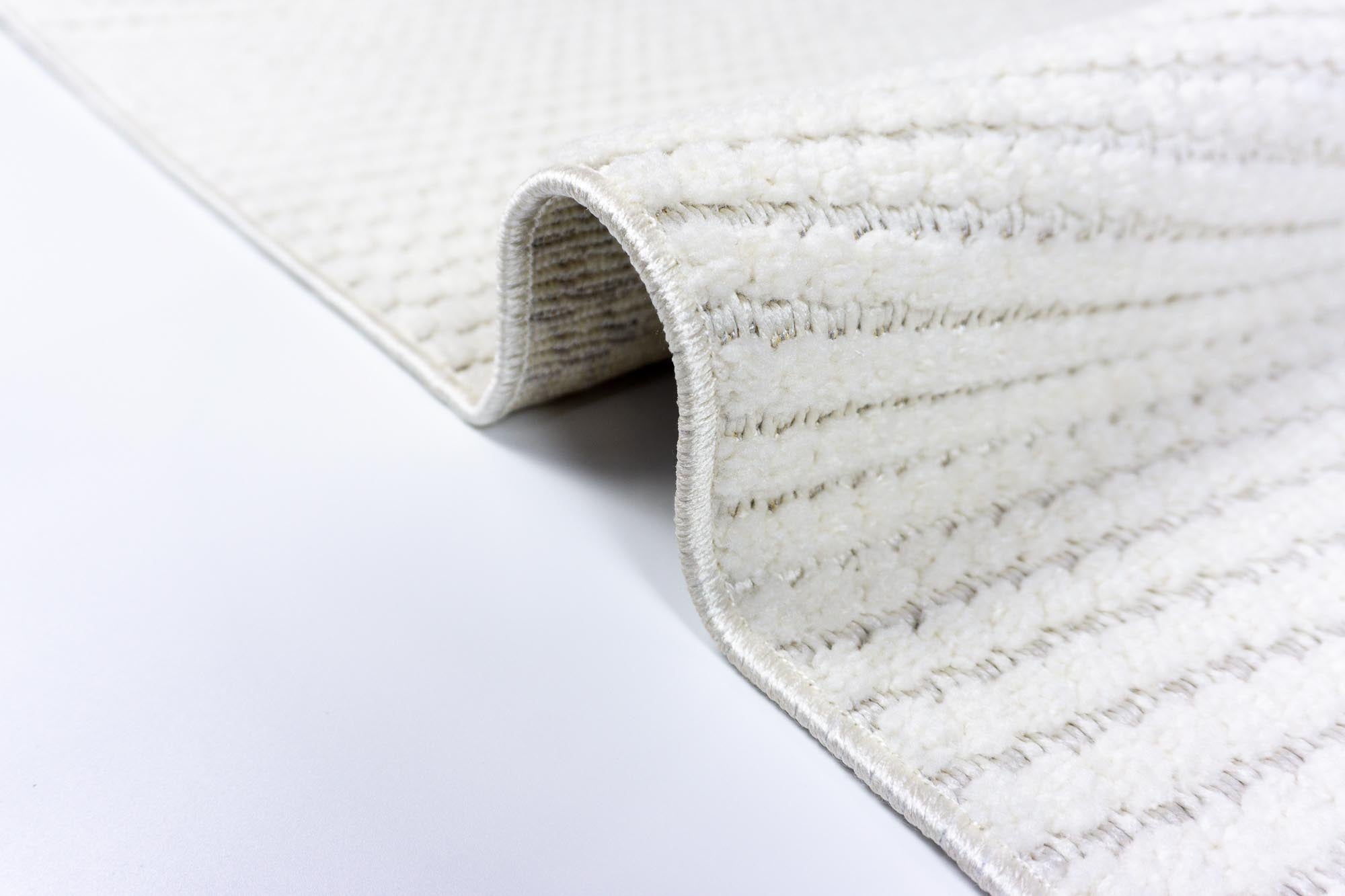 Zena 722 Krem Kaymaz Tabanlı Bohem Şönil Halı