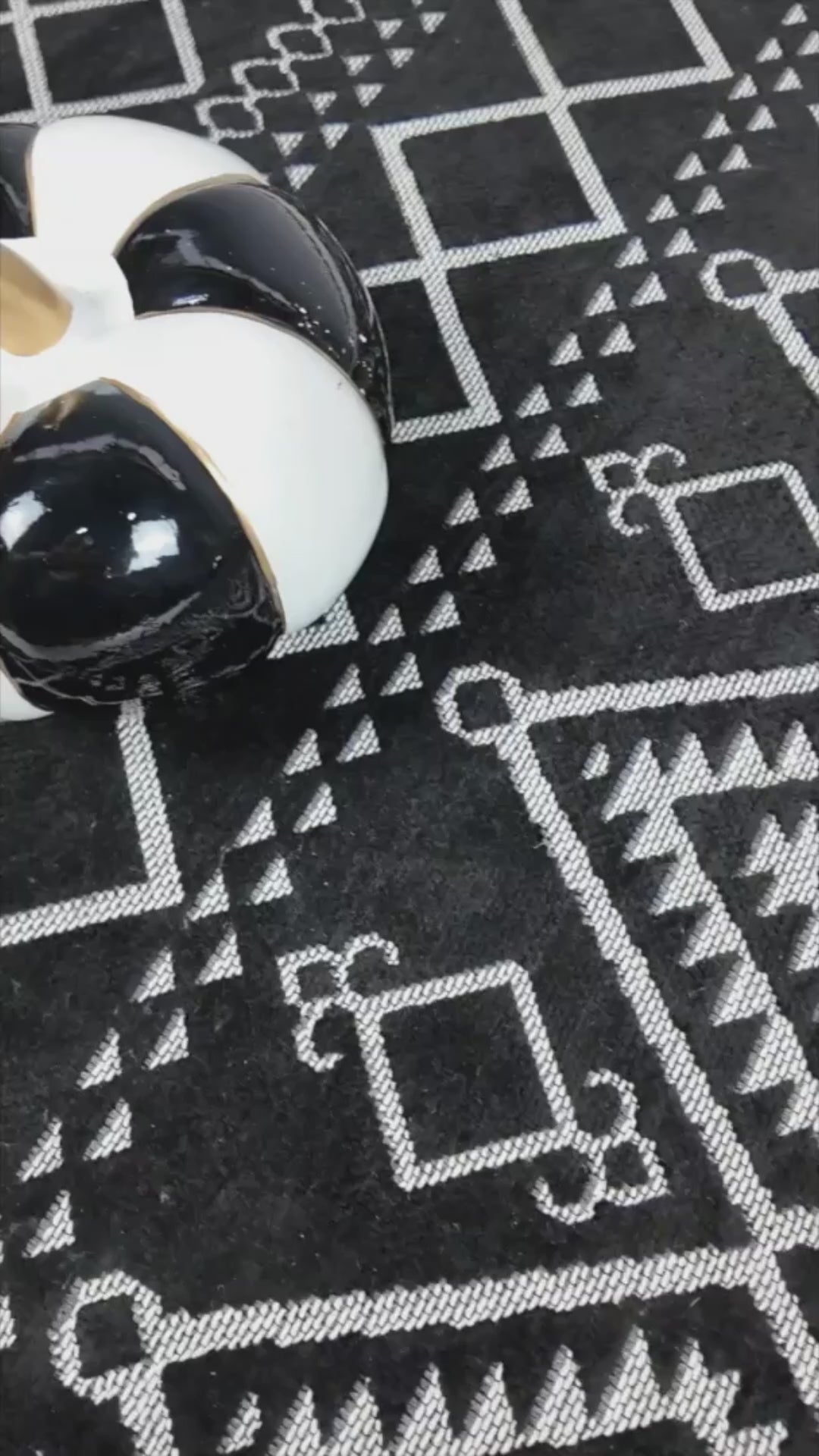 Elya 622 Siyah Makinede Yıkanabilir Kaymaz Taban Kilim Halı