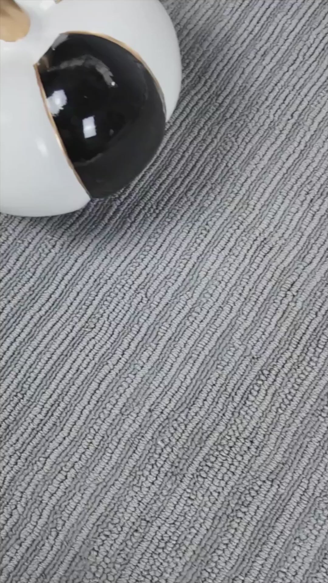 Nova 821 Antrasit Bukleli Yumuşak Kesme Halı