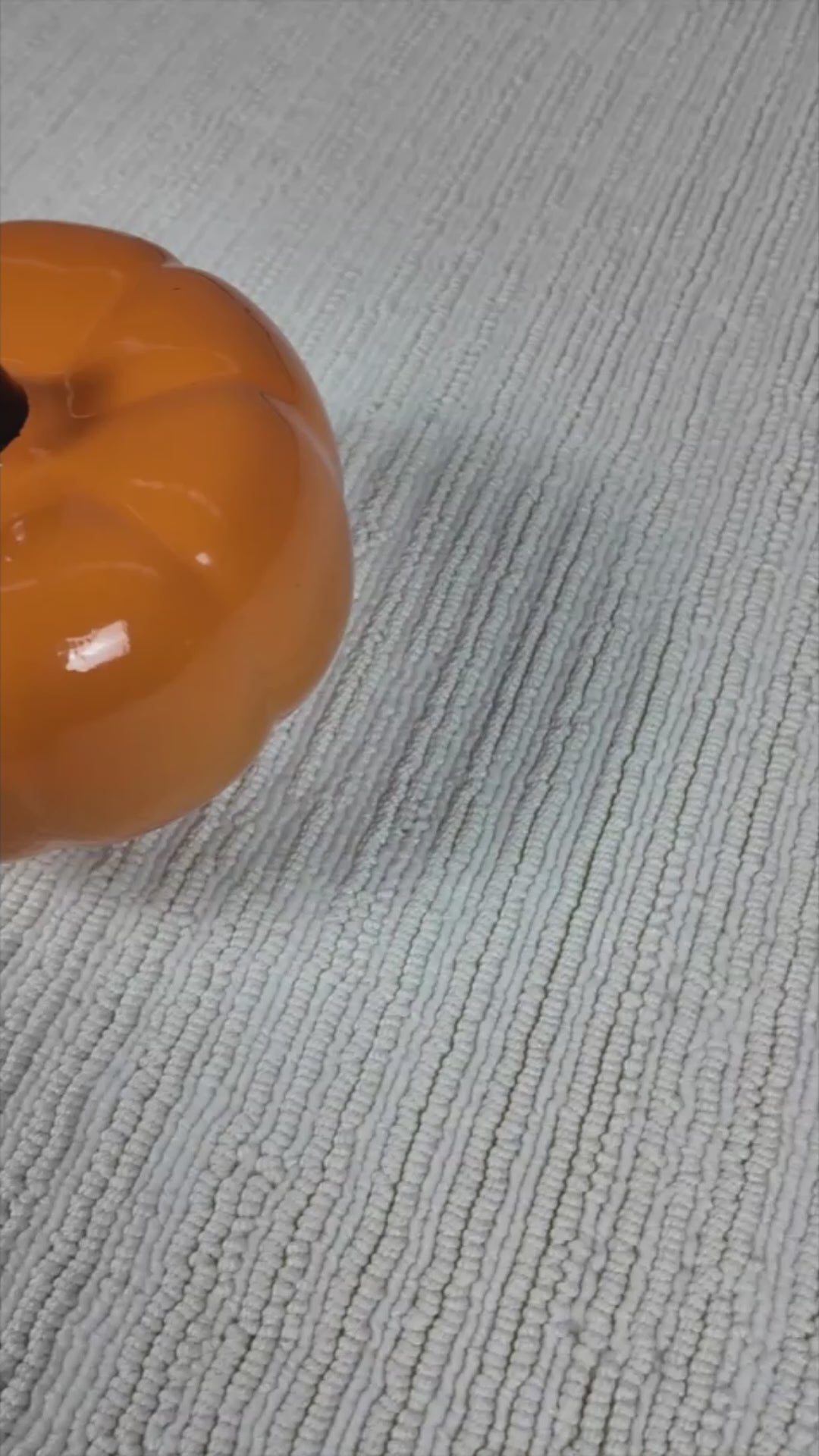 Nova 821 Krem Bukleli Yumuşak Kesme Halı